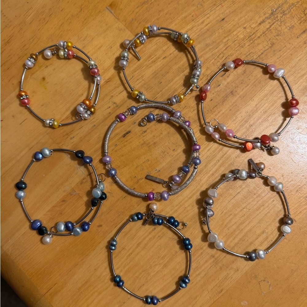 Vantel Pearls Stackable Bracelets Set of 7 - Picture 2 of 2